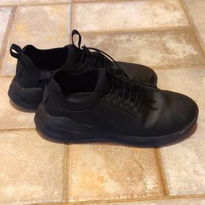 Clove Nursing Shoes, Women's Size 9.5, Men's Size 8, Black